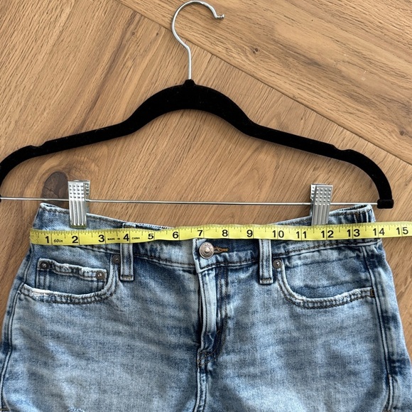 💙 Ripped Light Blue Jean Shorts - Picture 3 of 3